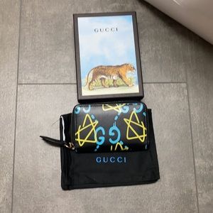 Gucci Ghost Authentic zip around wallet in calf leather